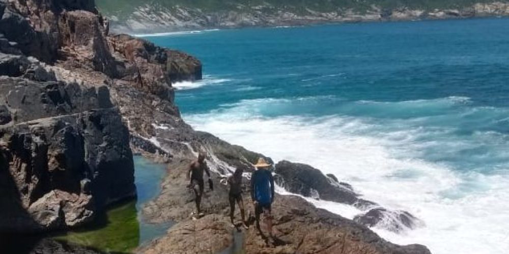 Lago do Amor, em Arraial do Cabo, tem acesso interditado após morte de turista